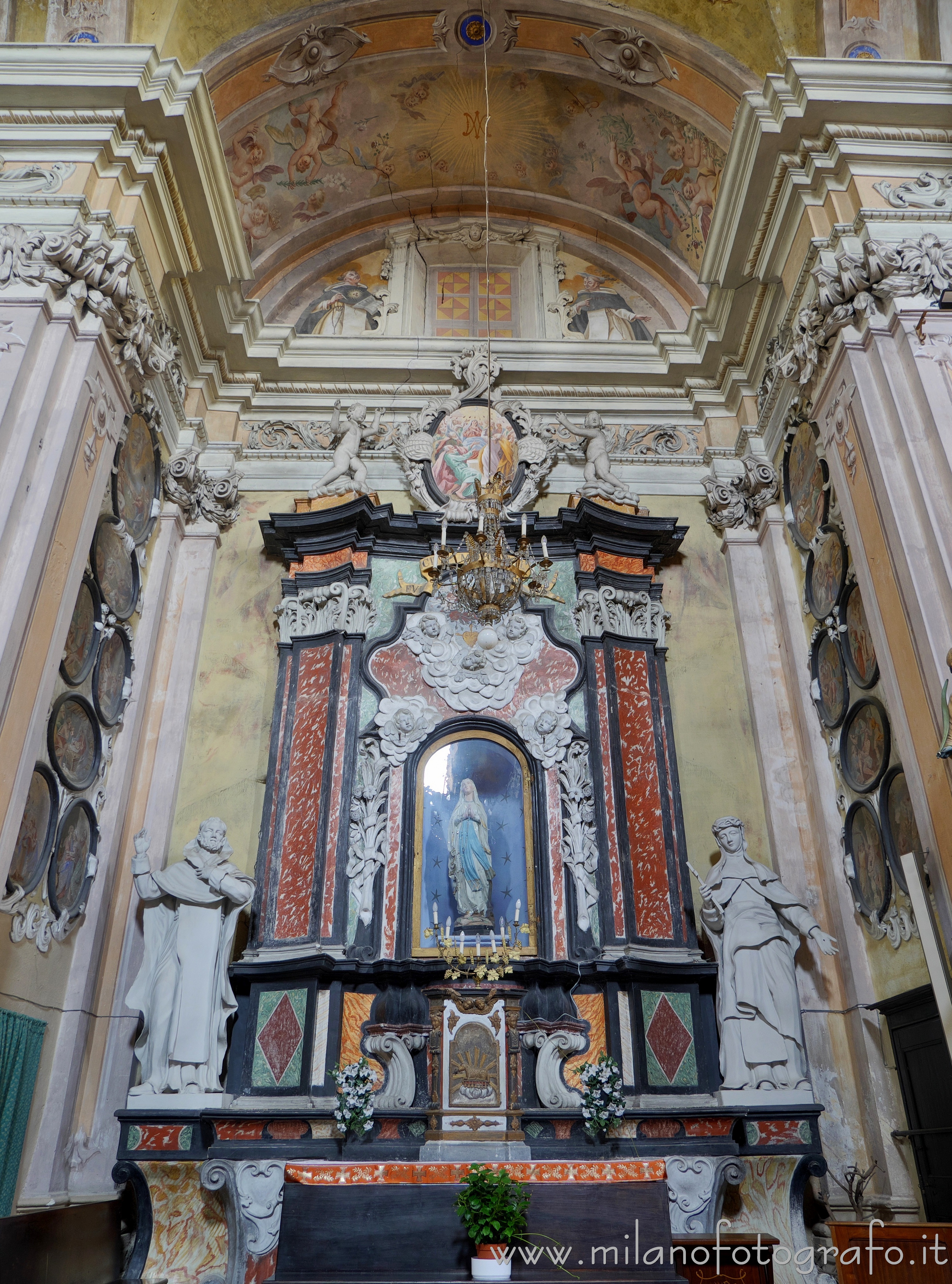 Castelletto Cervo (Biella, Italy) - Chapel of the Virgin of the Rosary in the Parish Church of St. Thomas Becket - Full resolution picture